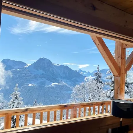 Lucyvon Exceptional View Chalet